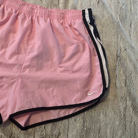 Nike dri fit baby pink shorts - Picture 3 of 8